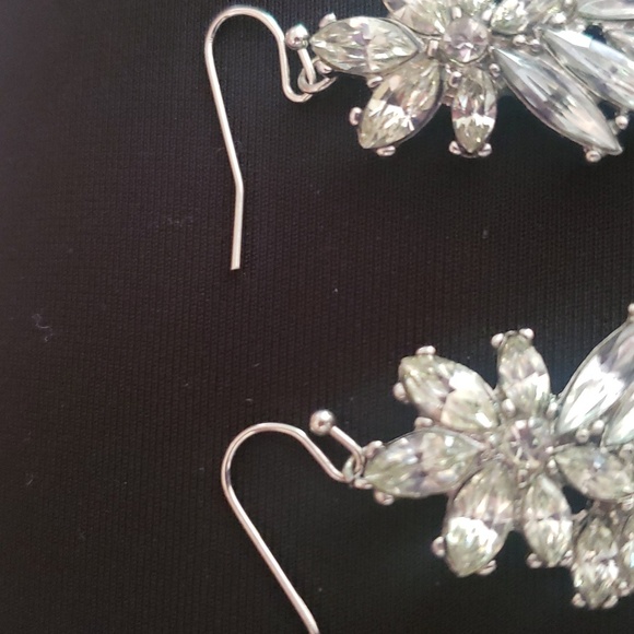 Gorgeous luxurious Crystal Rhinestone pierced earrings, dangle - Picture 4 of 4